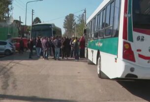 Le cortaron tres dedos a un chofer de colectivo